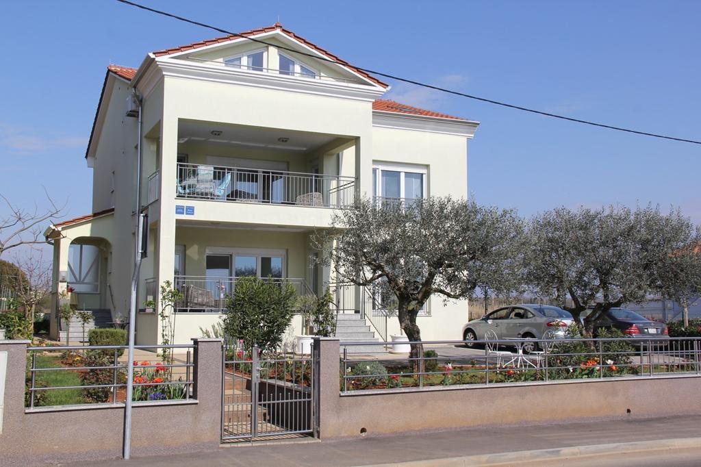 Apartments Villa Lili Umag Exterior foto